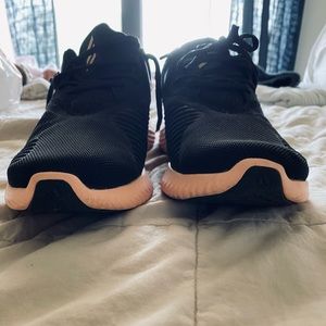 Women’s Adidas Bounce Sneakers US10